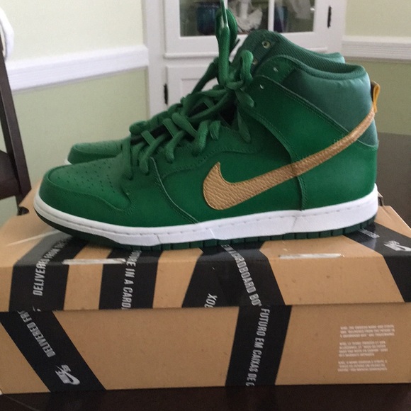 nike sb st patty's day